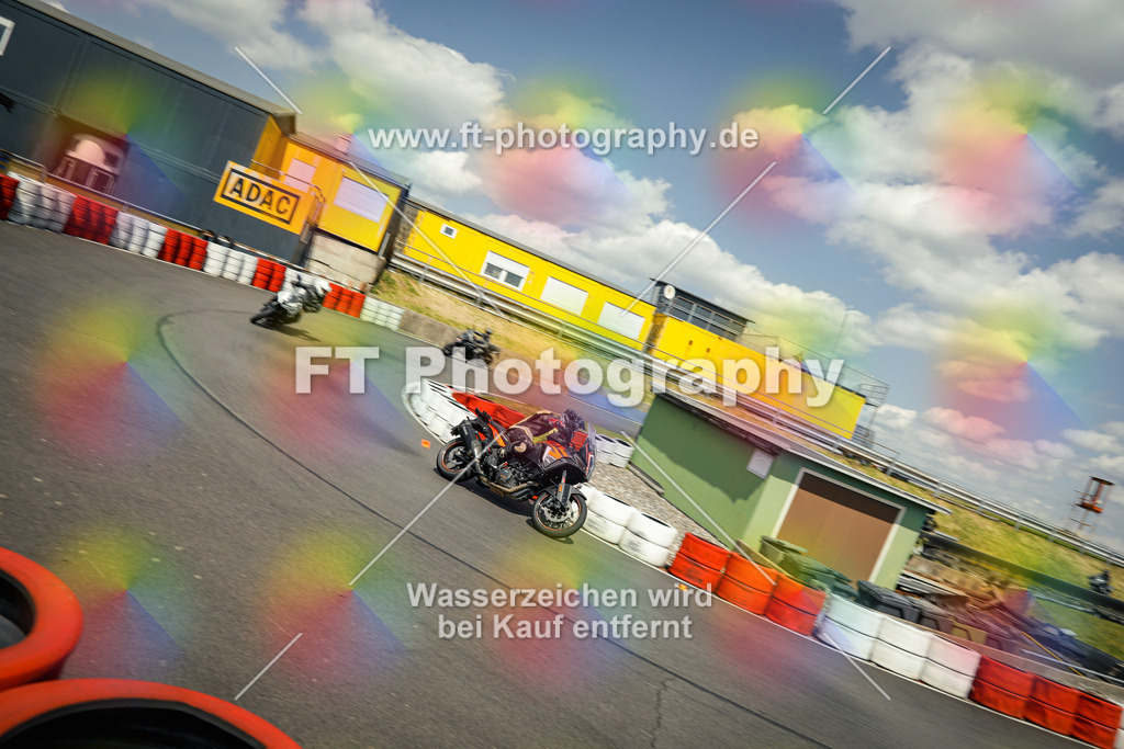 OBK_Mai_Volker_Adam-10894 | Hier findet Ihr Bilder von Touristenfahrten auf der Nürburgring Nordschleife oder von anderen Veranstaltungen die ich besucht habe. Viel Spass beim Durch Schauen 