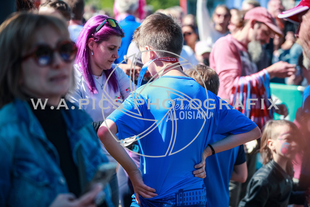 ..... | LINZ,AUSTRIA,27.April 25, Int. 3 Brückenlauf Linz  , Image shows: Photo: WAPICS / Manuel Binder