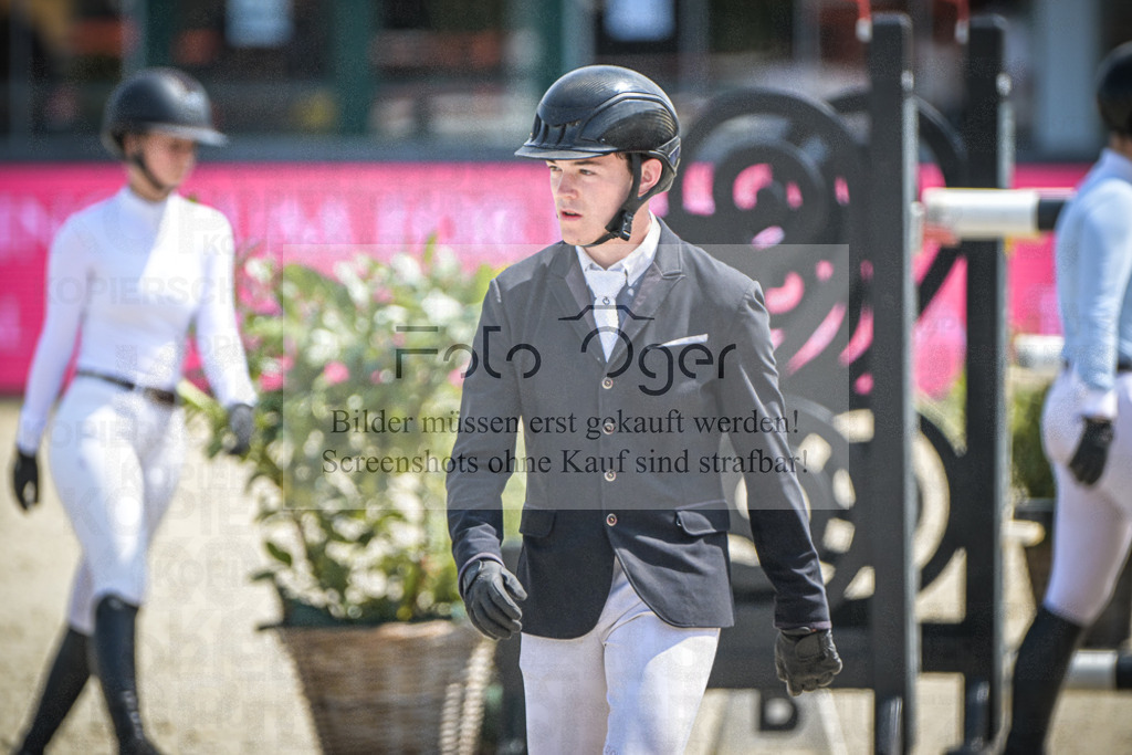 DOS_3246 | Entdecke hochwertige Reitturnierfotos von Foto Oger. Professionell, emotional und authentisch – jetzt Lieblingsmomente im Shop bestellen.Deutschlandweite Turnierfotografie. - Realisiert mit Pictrs.com