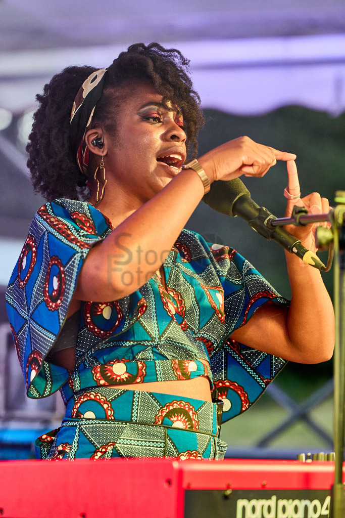 AfraKane_Vauban2022 17 | Stockfotos, Picsomania, MGM-Services, Michael Gerlach, Auftragsbilder, Auftragsarbeiten, Workshops, Shooting, Reisefotografie, Produktfotografie, Foodfotografie, Hochzeitsfotografie, Saarland, Fotografin, Fotograf, Hochzeitsbilder, Saarlouis, Hundeshootin