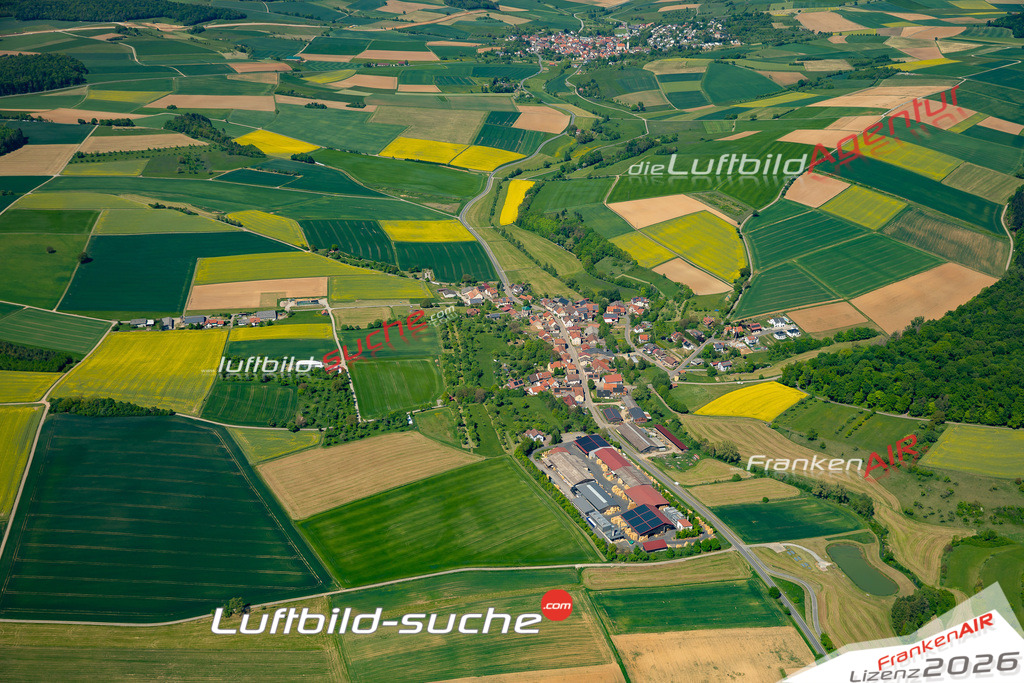 Luftaufnahme Unterwittstadt Ravenstein - Die Luftaufnahme wurde 2025 vom UL-Flugzeug heraus erstellt ( keine Drohne ) - Hochauflösende Luftaufnahme - für professionelle Ausdrucke geeignet. Die Geschenkidee !Mit Lizenz und Bildrechte bestellbar
