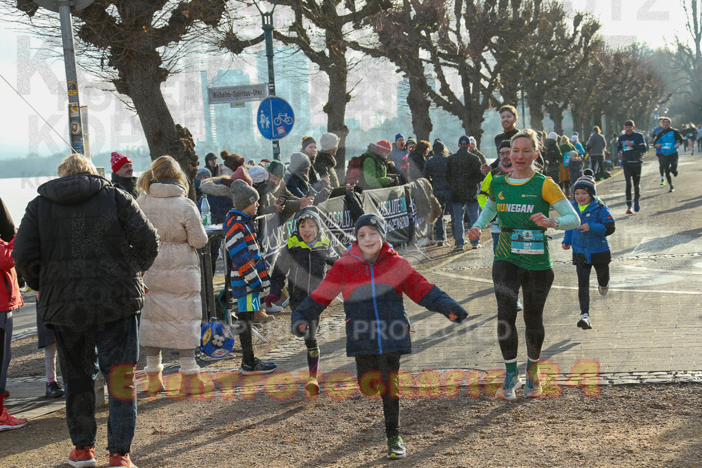 241231_1158_EX1_3201 | Sportfotografie im Rhein-Sieg Kreis, Köln, Bonn, NRW, Rheinland Pfalz, Hessen, etc. Unser Tätigkeitsfeld umfasst den Laufsport vom Volkslauf über den Marathon, Duathlon, Triathon bis zum Ultralauf wie Kölnpfad Ultra oder Schindertrail.