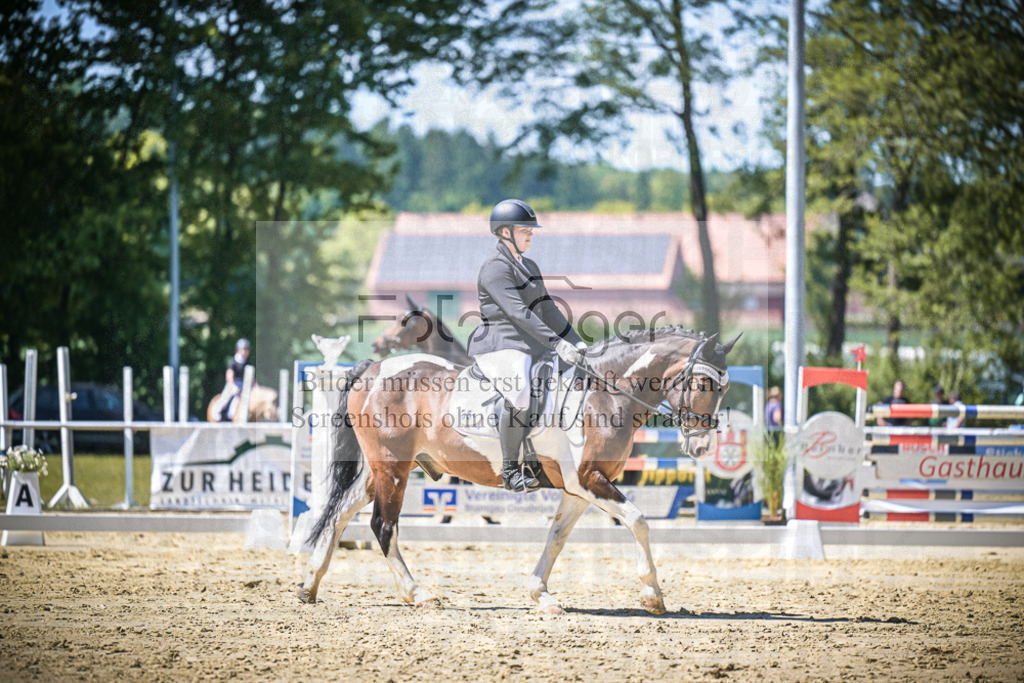 DOS_8596 | Entdecke hochwertige Reitturnierfotos von Foto Oger. Professionell, emotional und authentisch – jetzt Lieblingsmomente im Shop bestellen.Deutschlandweite Turnierfotografie. - Realisiert mit Pictrs.com