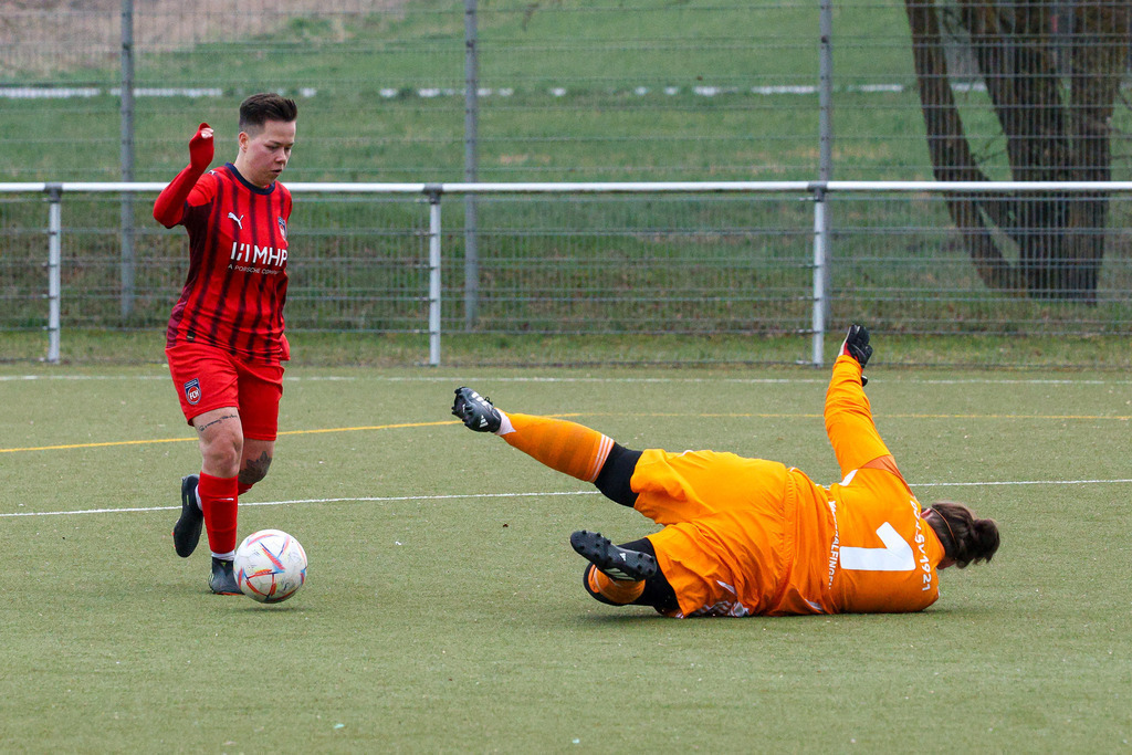 WASFCH_260321_4865 | SGM DJK Wasseralfingen/Neuler vs. 1.FC Heidenheim 1846 II, Fußball, Frauen, Bezirksliga, 2025/2026, 13. Spieltag, 21.03.2026 in Wasseralfingen, Kunstrasen Bürgle(Foto: Michael Bulling) - Realisiert mit Pictrs.com