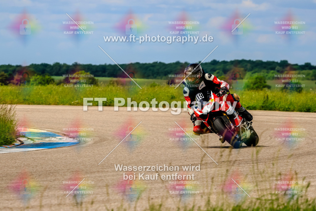 MotoTeam-1061 | Hier findet Ihr Bilder von Touristenfahrten auf der Nürburgring Nordschleife oder von anderen Veranstaltungen die ich besucht habe. Viel Spass beim Durch Schauen 