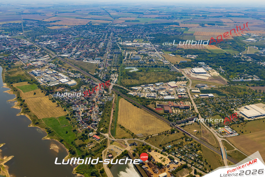 Luftbild Vs Google Maps  Schönebeck-Frohse  Schönebeck -Das Luftbild wurde 2025 vom UL-Flugzeug heraus erstellt ( keine Drohnenluftbilder ) - Hochauflösende Luftaufnahme -Nicht vergleichbar mit Google Maps oder Satelittenbilder- Die Geschenkidee !Mit Lizenz und Bildrechte bestellbar