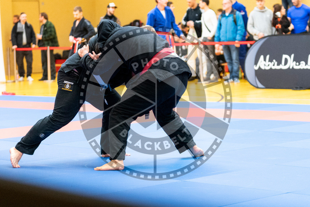 20231118PBB11672 | Fighters compete during the AJP Tour 600 Frankfurt Championship in Frankfurt/Main, Germany, on November 18, 2023.