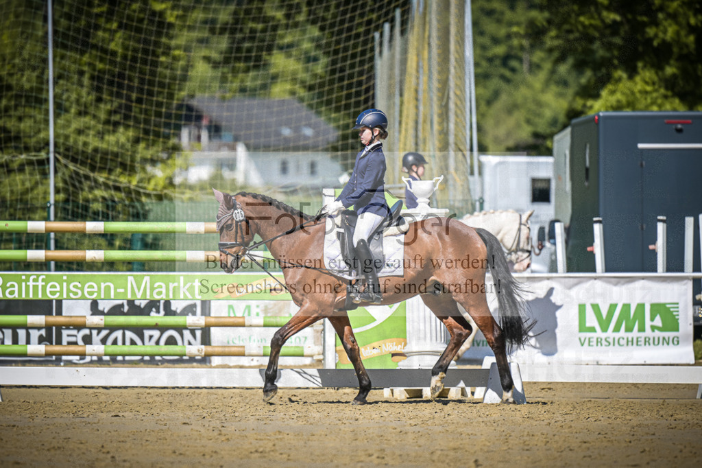 DOS_4541 | Entdecke hochwertige Reitturnierfotos von Foto Oger. Professionell, emotional und authentisch – jetzt Lieblingsmomente im Shop bestellen.Deutschlandweite Turnierfotografie. - Realisiert mit Pictrs.com