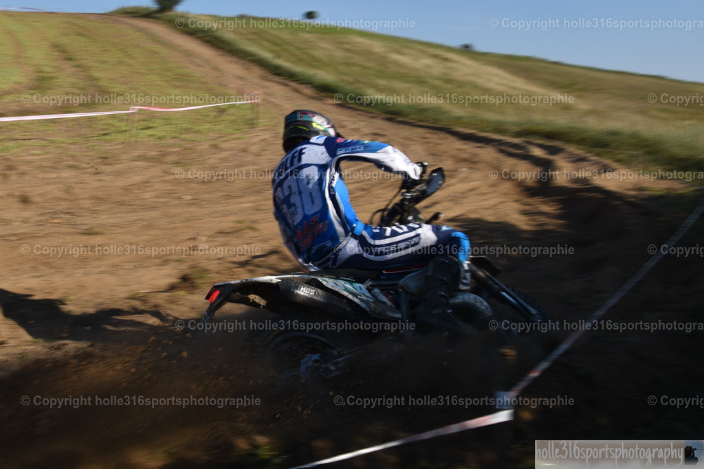DSC_0428 | Sportfotografie , Motorsport, Motoross, Reitsport, Mointainbike, Enduro,
Landschaft , Outdoor, Eventfotografie, Landschaft, Bilder online bestellen - Realisiert mit Pictrs.com