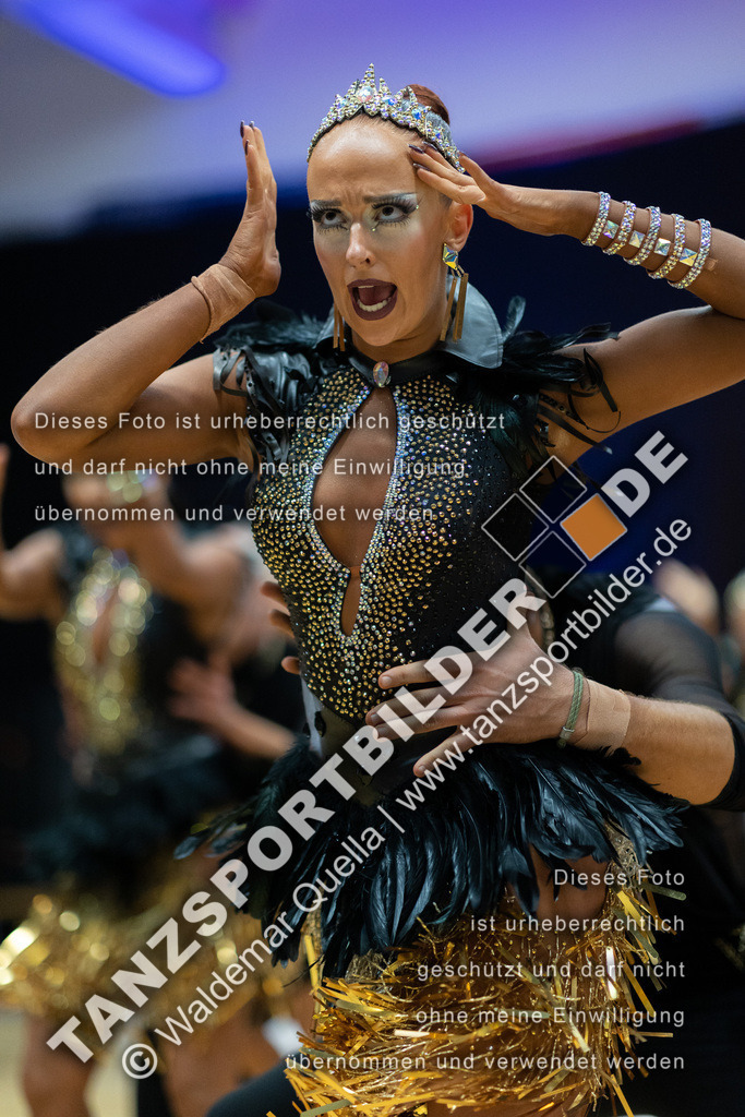20230114-10799 | Hier finden Sie Tanz Bilder vom Latein und Standard Formationen tanzen. Sportbilder vom Tanzsport. Schöne Fotos und von Weltmeisterschaft, Europameisterschaft, Bundesliga, Regionalliga, Oberliga und Landesliga sowie von GOC Stuttgart, DanceComp, WM Bremen