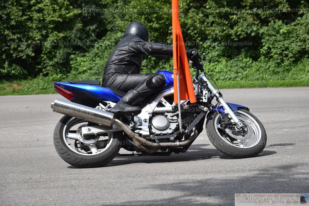 DSC_0711 | Sportfotografie , Motorsport, Motoross, Reitsport, Mointainbike, Enduro,
Landschaft , Outdoor, Eventfotografie, Landschaft, Bilder online bestellen - Realisiert mit Pictrs.com