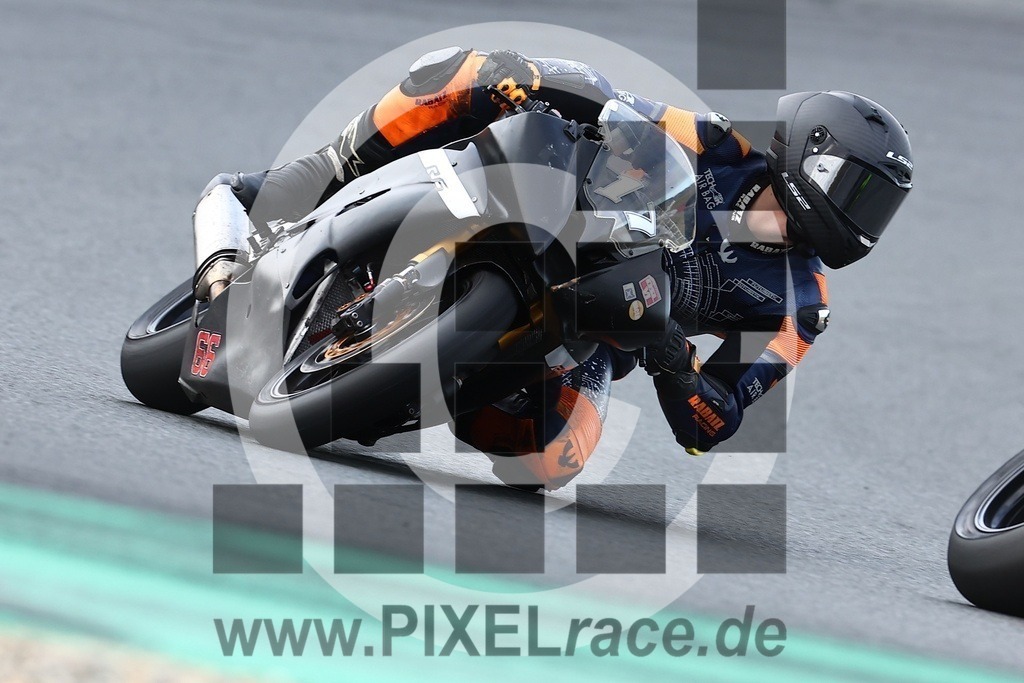 0017-20240915_06372 | Schöne Erinnerungen an spannende Momente - das festzuhalten ist unser Job. PIXELrace.de ist seit 2003 auf den Rennstrecken Europas unterwegs um die Action draußen beim Fahren und die wunderbare Stimmung imm Fahrerlager für euch einzufangen.