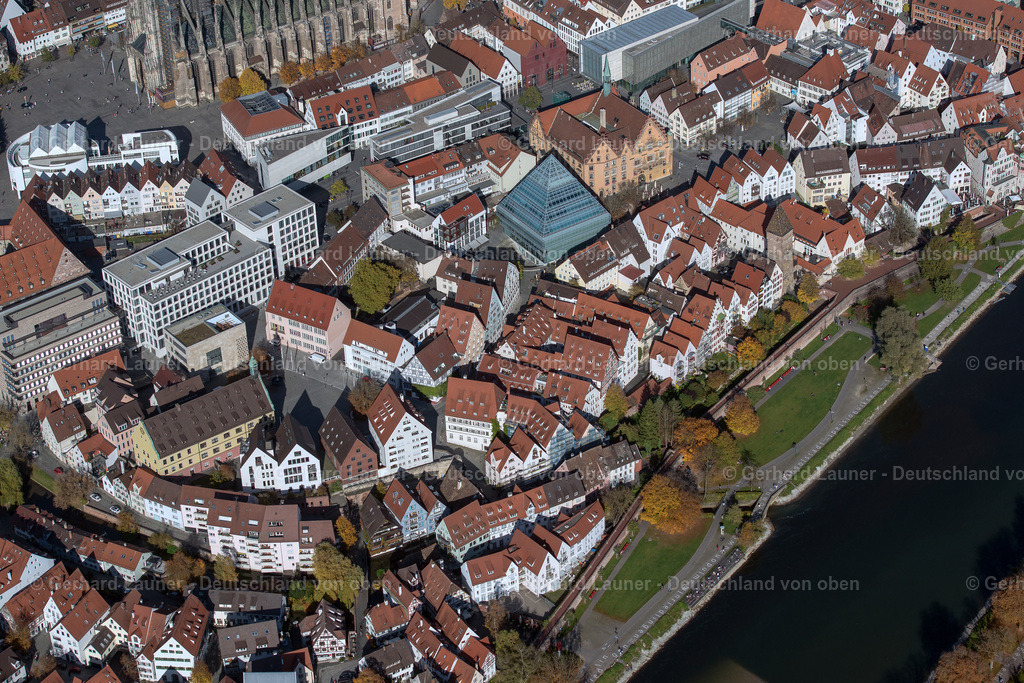 3705030 | ULM 16.10.2017 Bibliotheks- Gebäude der Stadtbibliothek in Ulm im Bundesland Baden-Württemberg, Deutschland. // Library Building of Stadtbibliothek in Ulm in the state Baden-Wuerttemberg, Germany. Foto: Gerhard Launer
