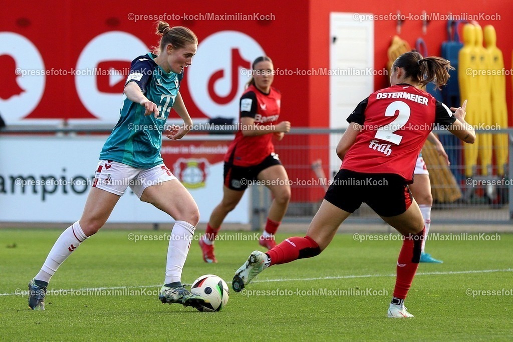 xssc14042501011 | 14.04.2025, xsscx, Frauen Fußball, Bayer 04 Leverkusen - 1. FC Köln, 1. Fußball Bundesliga, Ulrich-Haberland-Stadion, Saison 2024 2025: Taylor Marie Ziemer (1. FC Köln 18) im Zweikampf gegen Selina Ostermeier (Bayer 04 Leverkusen 2) DFB regulations prohibit any use of photographs as image sequences and or quasi-video.