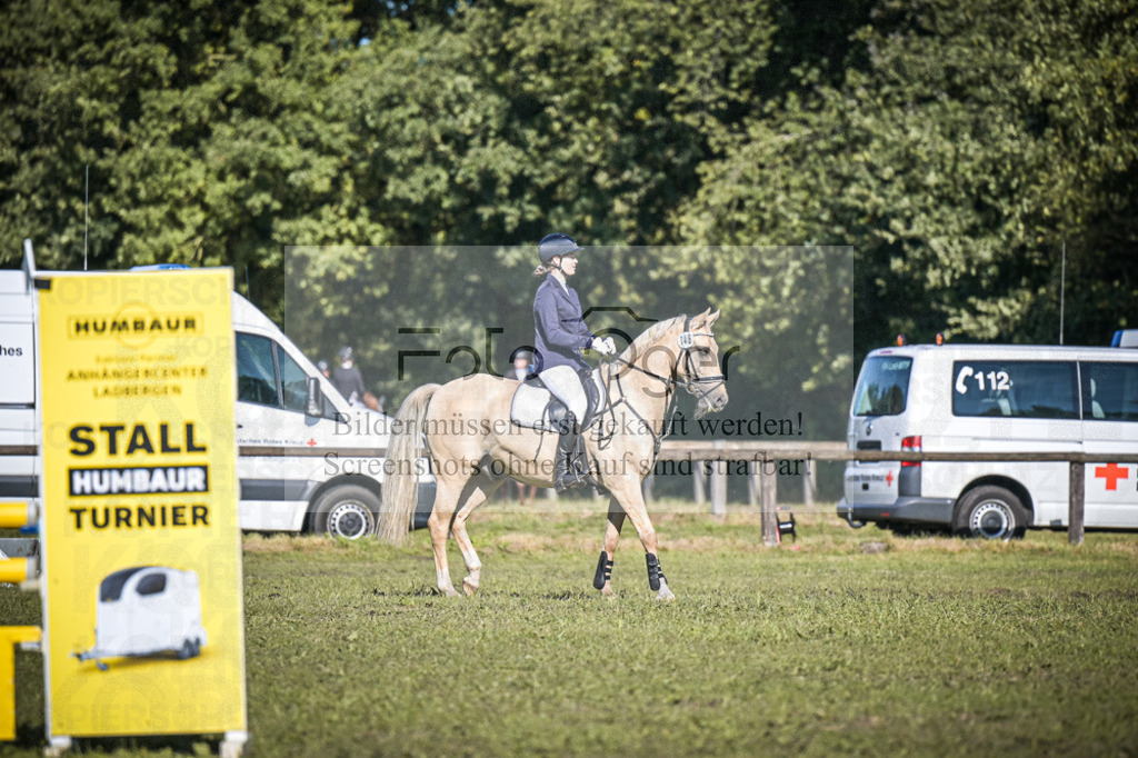 DOS_1628 | Entdecke hochwertige Reitturnierfotos von Foto Oger. Professionell, emotional und authentisch – jetzt Lieblingsmomente im Shop bestellen.Deutschlandweite Turnierfotografie. - Realisiert mit Pictrs.com