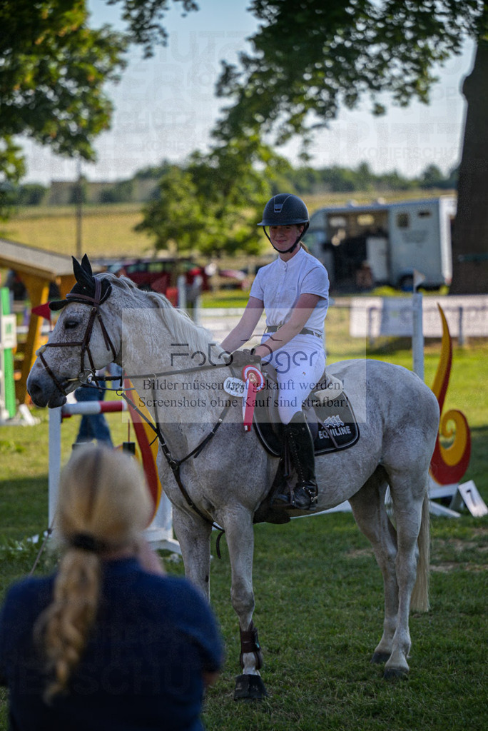 Reitturnier Voxtrup | Entdecke hochwertige Reitturnierfotos von Foto Oger. Professionell, emotional und authentisch – jetzt Lieblingsmomente im Shop bestellen.Deutschlandweite Turnierfotografie. - Realisiert mit Pictrs.com