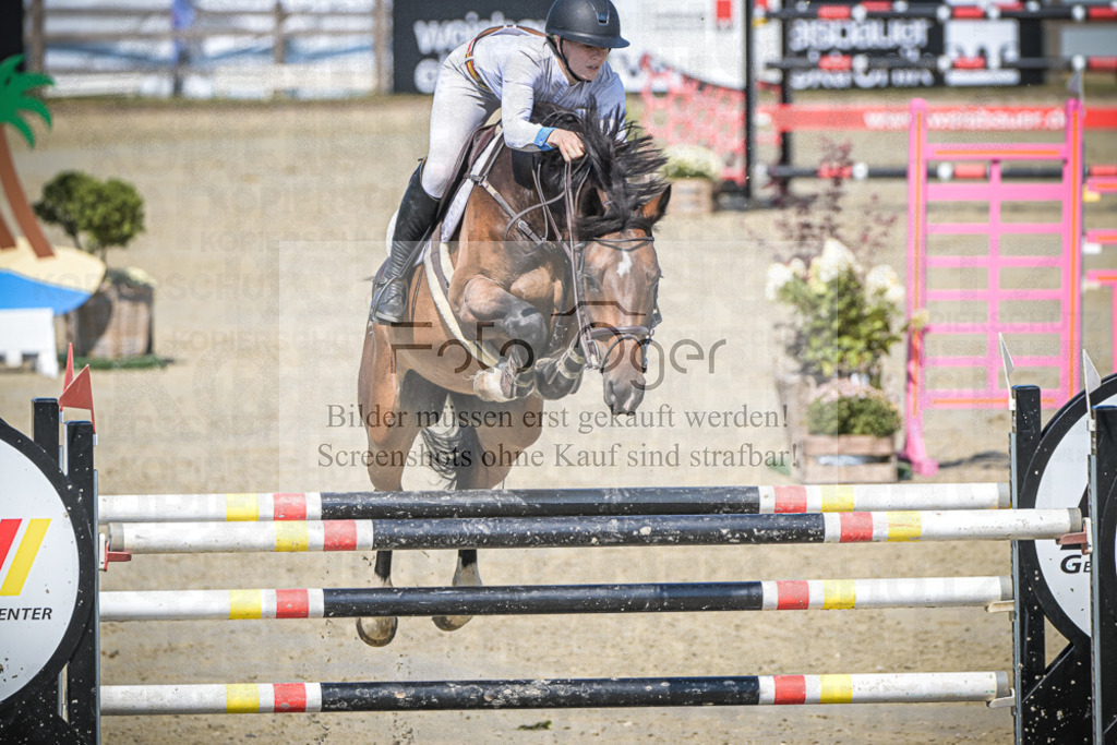 DOS_0704 | Entdecke hochwertige Reitturnierfotos von Foto Oger. Professionell, emotional und authentisch – jetzt Lieblingsmomente im Shop bestellen.Deutschlandweite Turnierfotografie. - Realisiert mit Pictrs.com