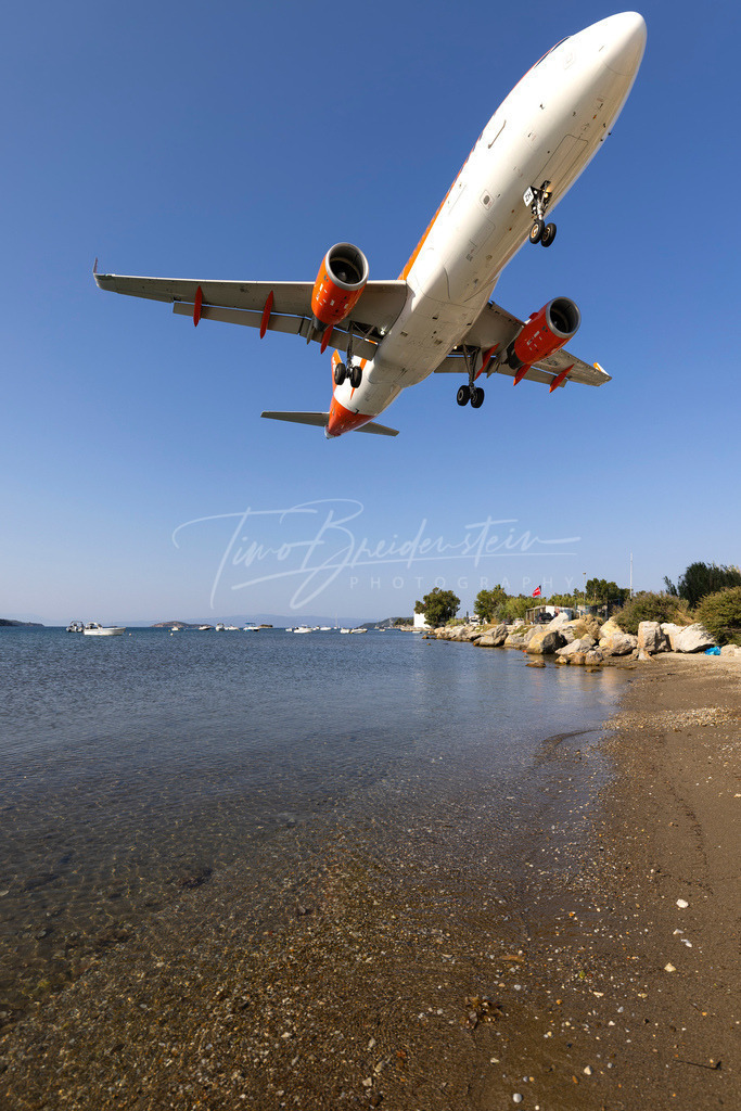 20250725-2N8A1627 | Buy high-quality aviation and travel photography prints by professional photographer Timo Breidenstein. Authentic images, professionally printed, worldwide shipping. - Realisiert mit Pictrs.com