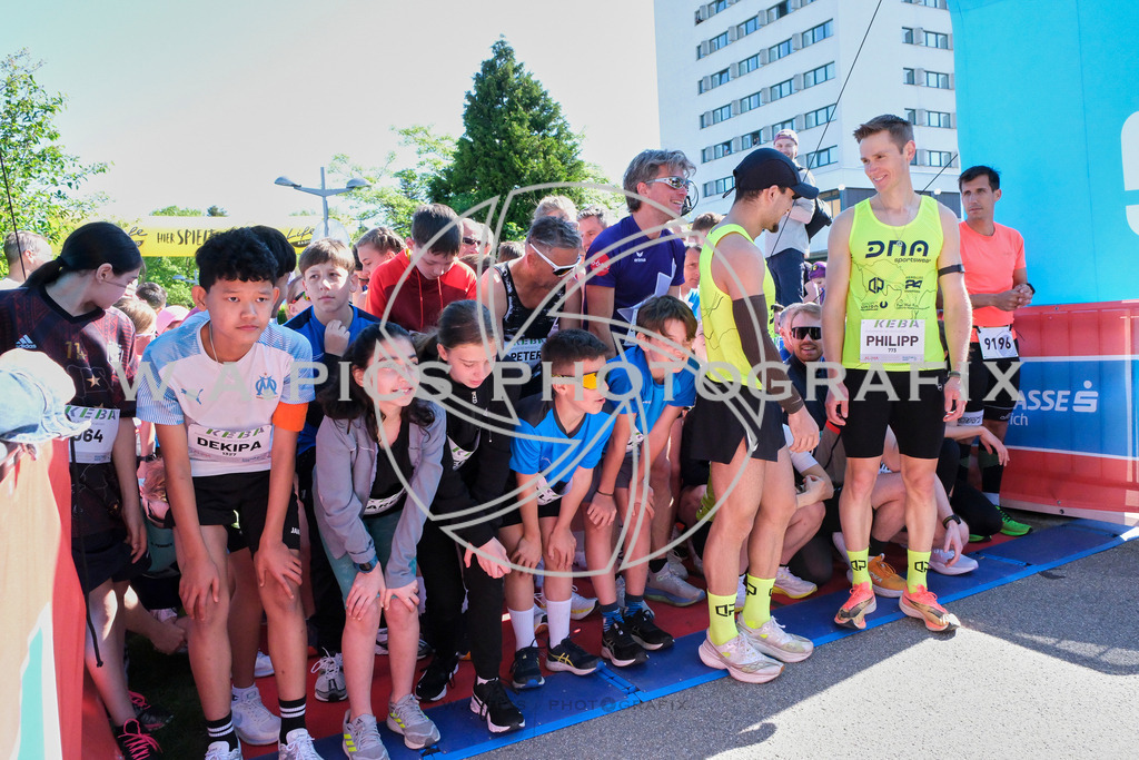 ..... | LINZ,AUSTRIA,27.April 24, Int. 3 Brückenlauf Linz  , Image shows: Photo: WAPICS / Michael ring