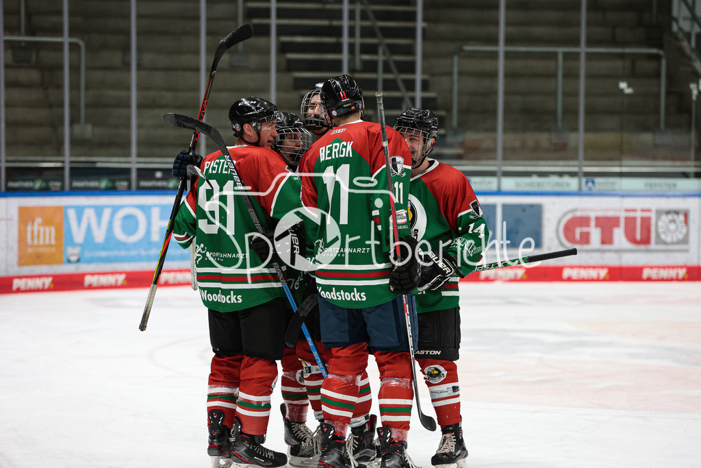 EG Woodstocks Augsburg - EC Pfaffenhofen 1b | Professionelle Sportfotos aus den Bereichen Fußball, Eishockey, Handball und vieles mehr. Ob Sieg oder Niederlage