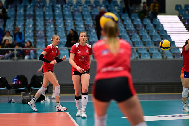 Volleyball I Frauen I Saison 2025-2026 I Bundesliga I 5. Spieltag I ETV Hamburger Volksbank Volleys - Dresdner SC I 06120 | Der Sportfotograf. - Realisiert mit Pictrs.com