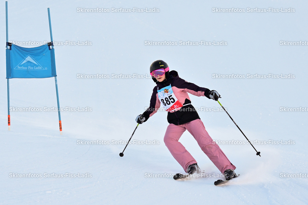 SRF_25.12.2025_0262 | Skirennfotos,Serfaus,Fiss,Ladis,Kinderskirennen,Winter,Tirol,Oberland,skirace,SFL,feelfree,weil wir's genießen,ski,Ski,skifahren,Sonnenplateau, - Realisiert mit Pictrs.com