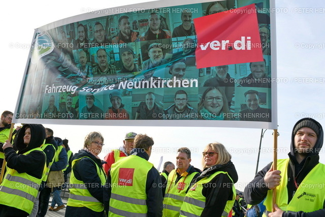 Impressionen Mainz | 02.02.2024 Streik des ÖPNV Personals bei Bussen und Bahnen in Rheinland-Pfalz im kommunalen und privaten Bereich nach Aufruf von der Vereinigten Dienstleistungsgewerkschaft VERDI für bessere Arbeitsbedingungen Lohnerhöhung. Die Theodor-Heuss-Brücke ist für die zentrale Kundgebung gesperrt (Foto: Peter Henrich) - Realisiert mit Pictrs.com