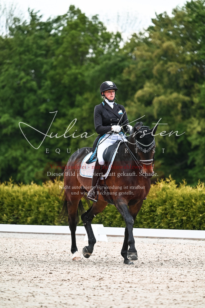 20230514_JK-Röhrsdorf-21-242 | Pferde- und Turnierfotografie in Westsachsen. Pferdeportraits, Auftragszeichnungen und intuitive Kunst.