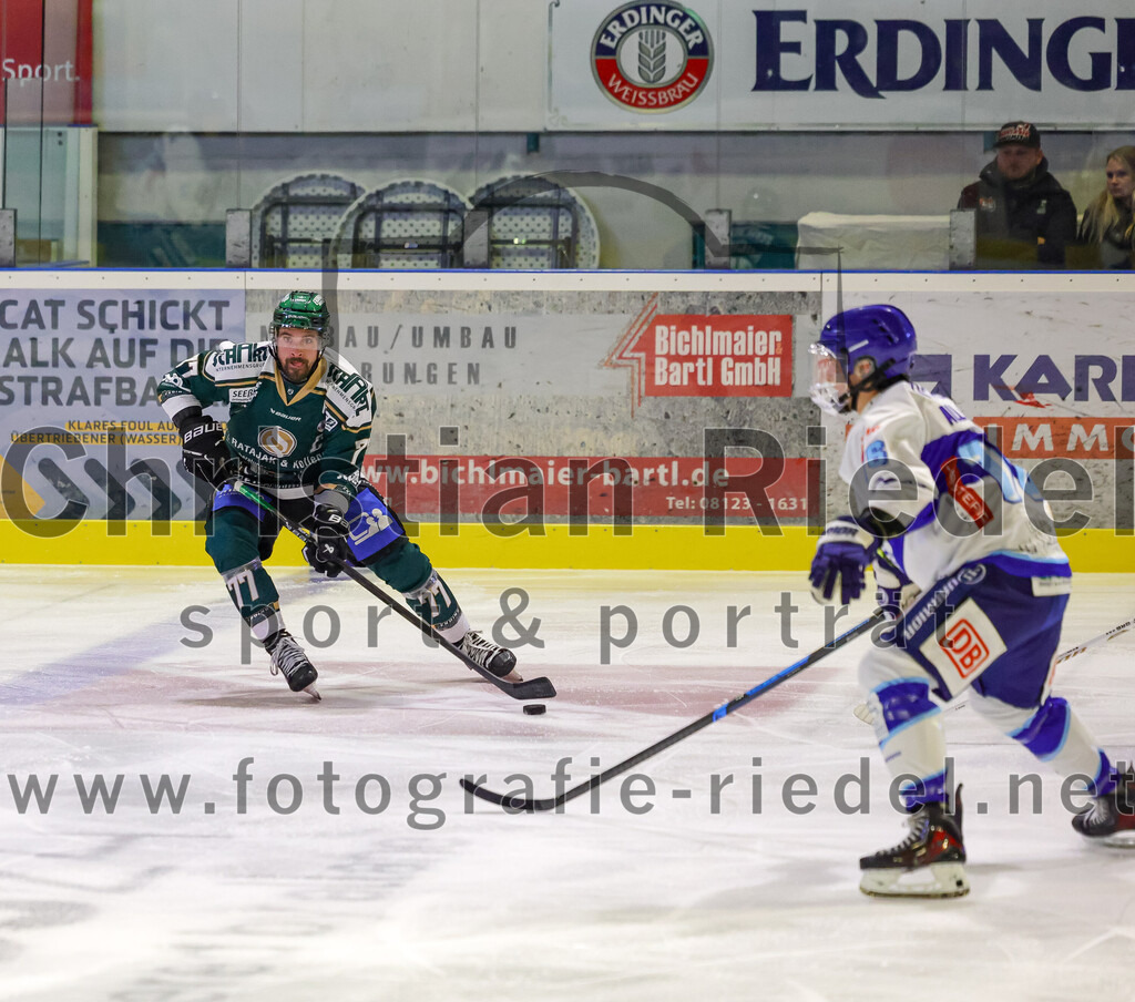 2025-09-26_026_TSV_Erding_gegen_SC_Riessersee | Erding, Deutschland, 26.09.2025:Eishockey, Oberliga Süd 2025 / 2026, 3. Spieltag, TSV Erding gegen SC Riessersee, Endergebnis: 3:5Philipp Michl (Erding Gladiators, #77)Foto: Christian Riedel / fotografie-riedel.net