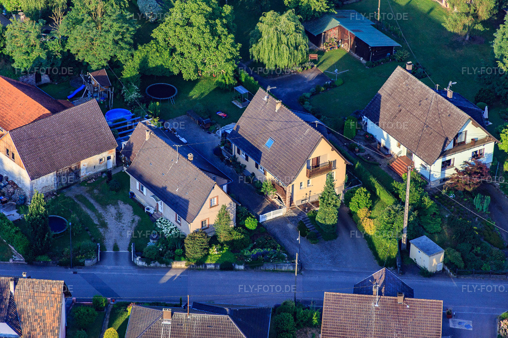 Luftbild: Rue du Moulin in Scheibenhard im Bundesland Bas-Rhin in Frankreich. – Foto: IMG_082885.jpg vom 26.06.2015 durch Werner Riehm/FLY-FOTO.de – Auflösung des Originals: 5472 x 3648 px