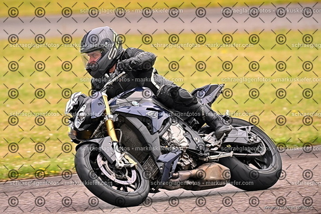 25bt02-0148 | markuskiefer.com - Realisiert mit Pictrs.com