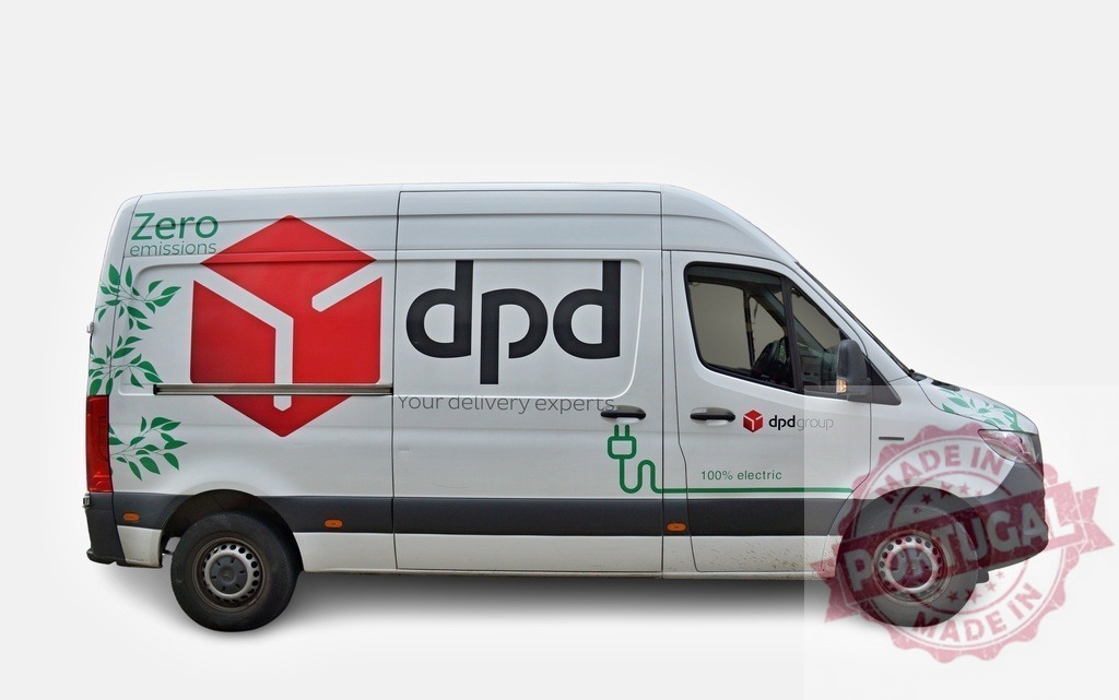 DPD electric delivery van promoting zero emissions transport | Electric DPD delivery van promoting zero emissions and eco-friendly transportation - Realized with Pictrs.com