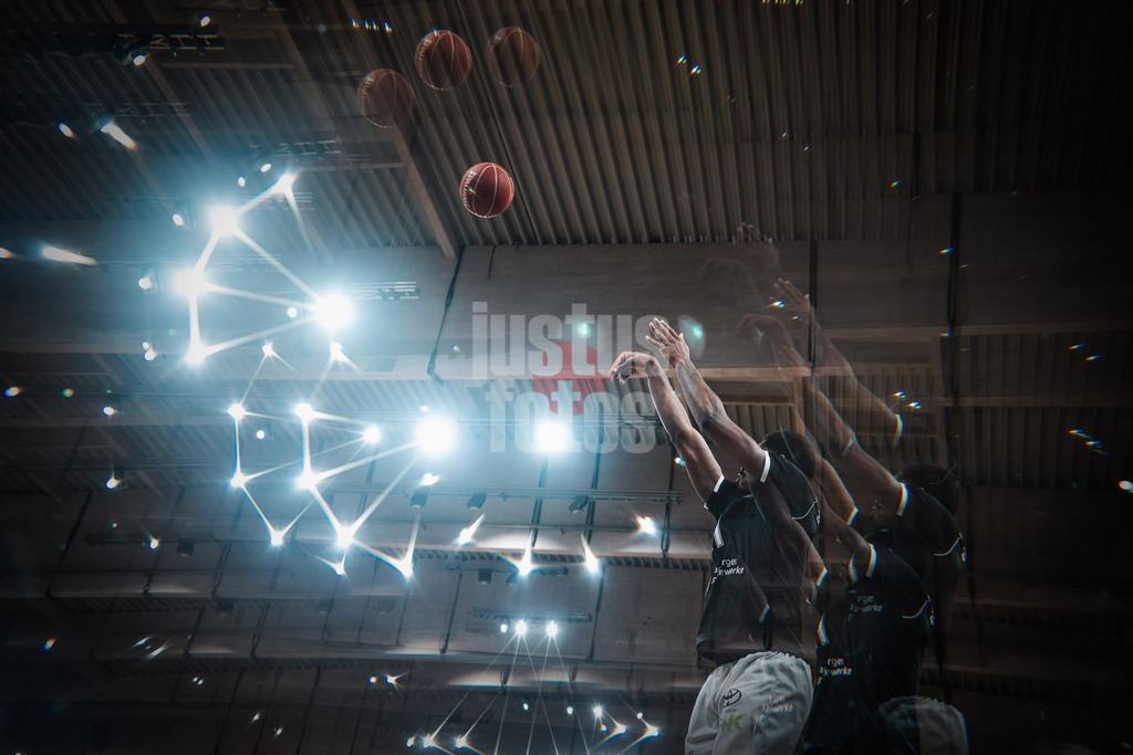 Basketball | Männer | Saison 2023/2024 | easyCredit Basketball Bundesliga | Veolia Towers Hamburg vs. Alba Berlin | 17.04.2024 | William Christmas (#11, Veolia Towers Hamburg)