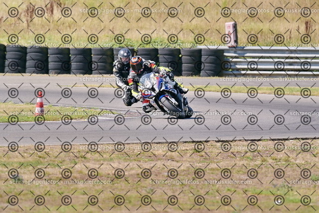 26bt05-0406 | markuskiefer.com - Realisiert mit Pictrs.com