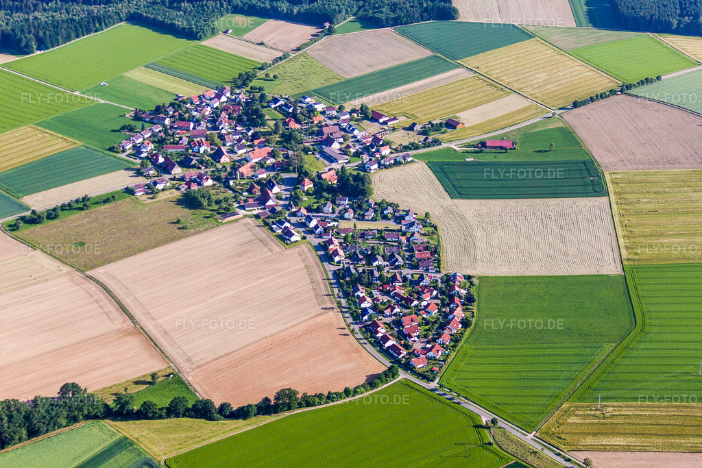 Luftbild: Dorfansicht im Ortsteil Rindenmoos in Biberach im Bundesland Baden-Württemberg in Deutschland. Foto: IMG_67426.jpg vom 08.06.2014 durch Werner Riehm/FLY-FOTO.de