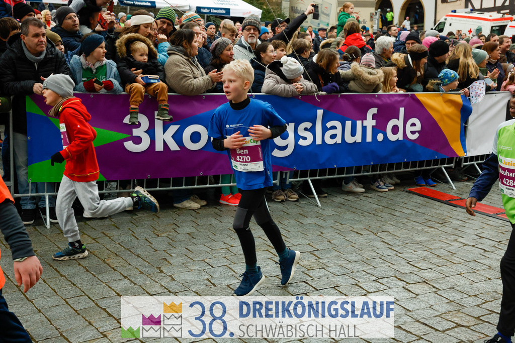 400m AOK Junior Cup | 3 Koenigslauf 2024 400m AOK Junior Cup - Realisiert mit Pictrs.com
