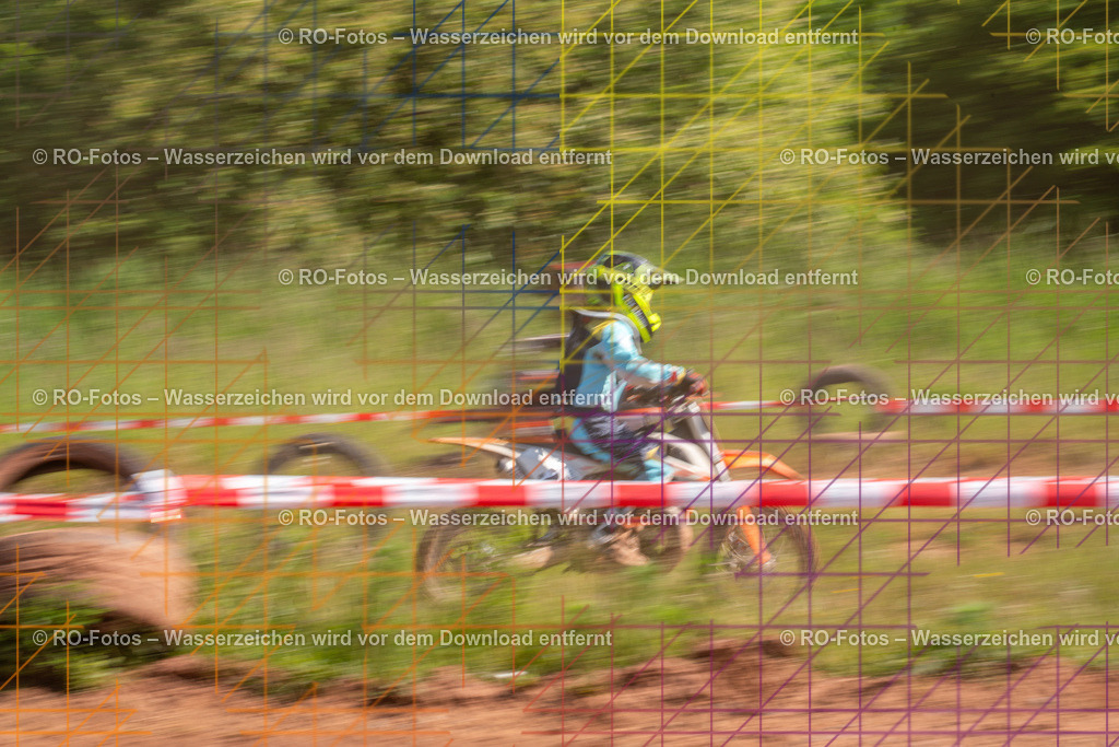 Wolfshausen 1 Lauf -534 | Sportfotografie von RO-Fotos: Motorsport, Motocross, Enduro, Laufveranstaltungen und Triathlon. Professionelle Fotos von Sportlern und Events. - Realisiert mit Pictrs.com