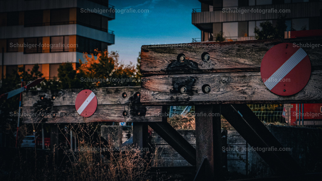 Bremsklotz | Bremsklotz - Realisiert mit Pictrs.com