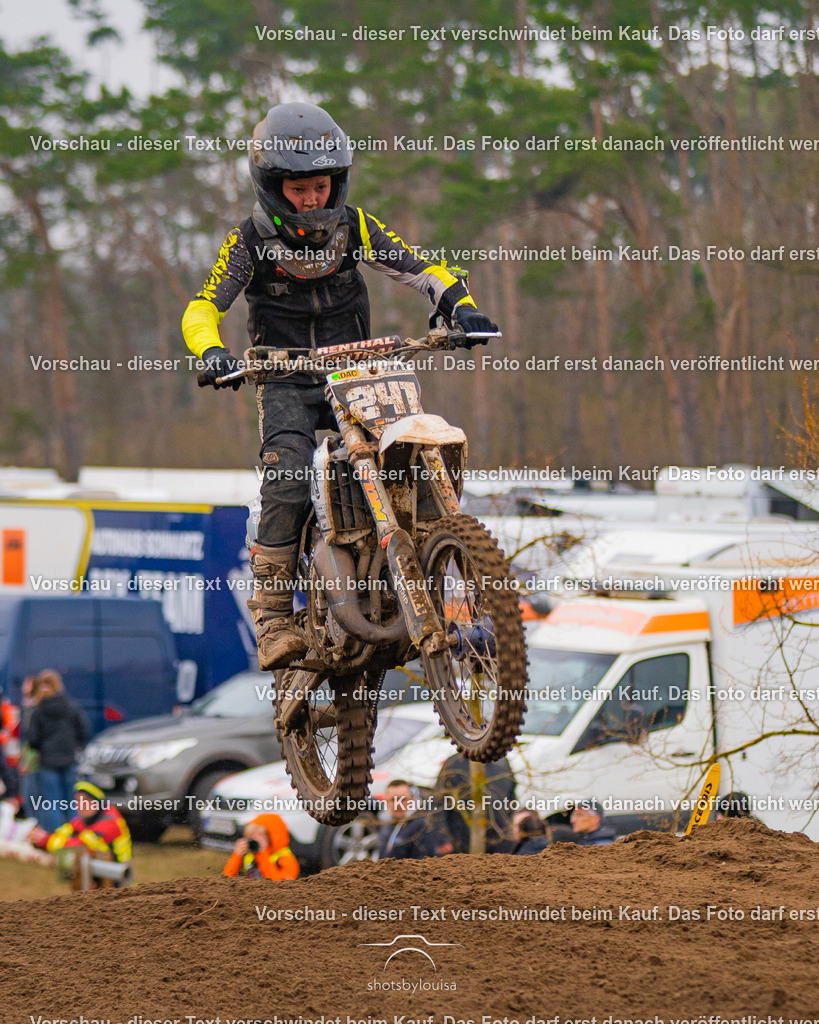 20260412_MCCBensdorf-1421 | Sportfotografin aus Berlin-Brandenburg mit Fokus auf Motocross. Ich halte deine sportliche Leistung und echte Emotionen auf und neben der Strecke professionell fest. Entdecke die Fotos von deinem Rennen und bestelle sie direkt hier im Shop.