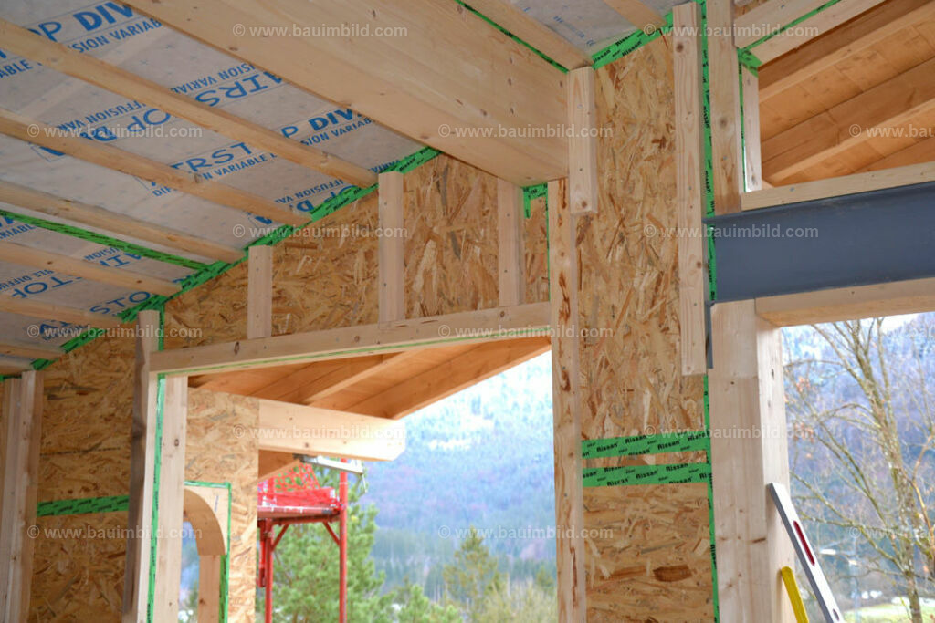 bib-lg13-holzbau-ausbau-0030 | Nach LV-Leistungsgruppen sortierte Detailfotos über den Bau eines Hauses. Alle Hausbau-Bilder direkt vom Urheber und Autor der Website Haus-Selber-Bauen.com