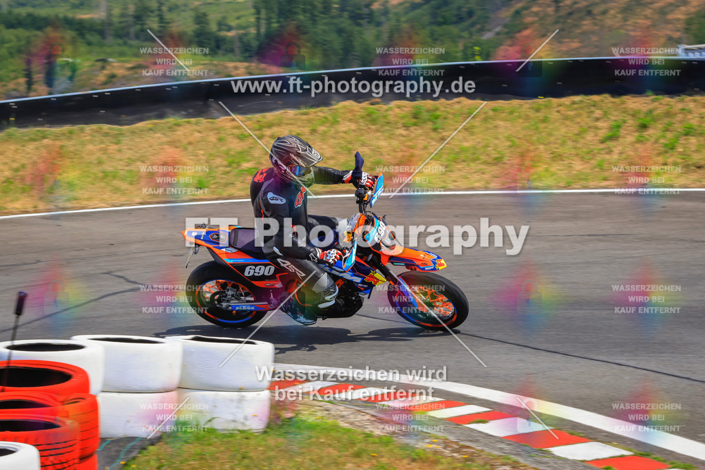 _DSK2467 | Hier findet Ihr Bilder von Touristenfahrten auf der Nürburgring Nordschleife oder von anderen Veranstaltungen die ich besucht habe. Viel Spass beim Durch Schauen 