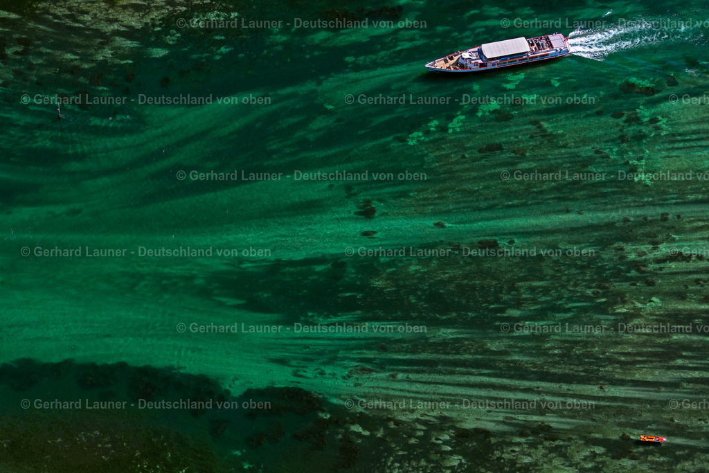 4032245 | STEIN AM RHEIN 12.06.2020 Passagier- und Fahrgast- Schiff in der Strömung mit Wasserspiegelung des Fluss Rhein in Stein am Rhein im Kanton Schaffhausen, Schweiz. // Passenger ship in the Stroemung with Wasserspiegelung of Fluss Rhein in Stein am Rhein in the canton Schaffhausen, Switzerland. Foto: Gerhard Launer