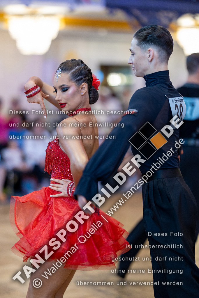 20230812-00966 | Hier finden Sie Tanz Bilder vom Latein und Standard Formationen tanzen. Sportbilder vom Tanzsport. Schöne Fotos und von Weltmeisterschaft, Europameisterschaft, Bundesliga, Regionalliga, Oberliga und Landesliga sowie von GOC Stuttgart, DanceComp, WM Bremen