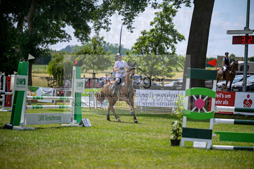 Reitturnier Voxtrup | Entdecke hochwertige Reitturnierfotos von Foto Oger. Professionell, emotional und authentisch – jetzt Lieblingsmomente im Shop bestellen.Deutschlandweite Turnierfotografie. - Realisiert mit Pictrs.com