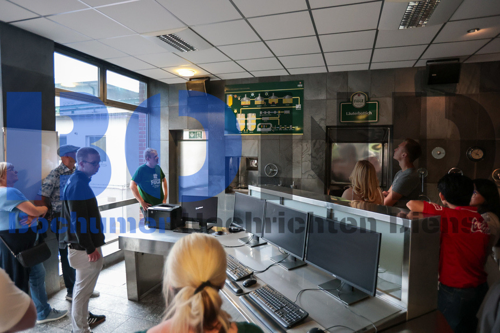 SES_MOFBHF20250712-6 | bond - Realisiert mit Pictrs.com