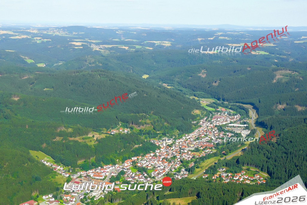 Die Luftaufnahme der Stadt Wallenfels wurde vom UL-Flugzeug heraus erstellt ( keine Drohne )- hohe Auflösung für beste Qualität