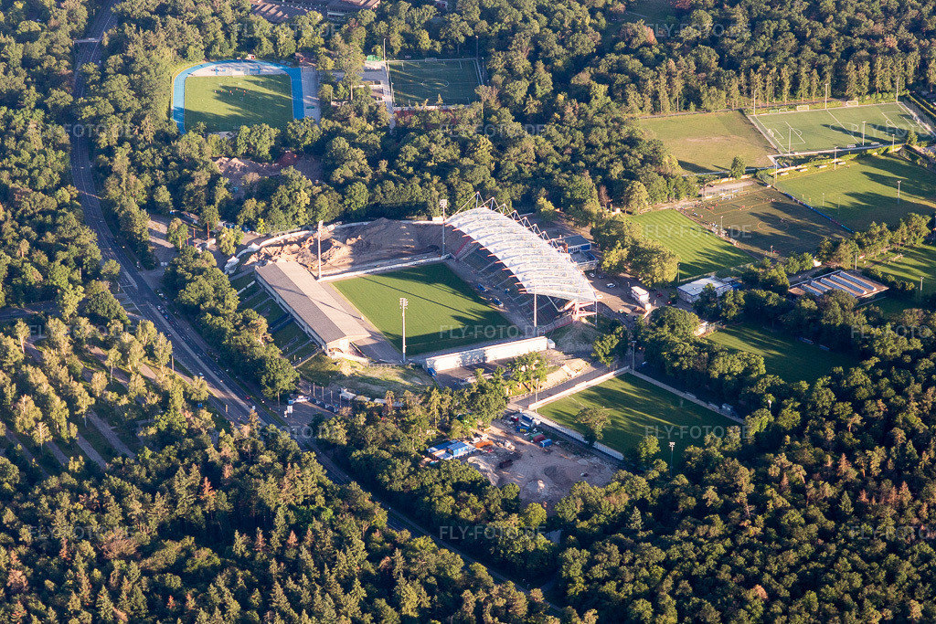 Luftbild: Wildparkstadion des KSC, Baustelle im Ortsteil Innenstadt-Ost in Karlsruhe im Bundesland Baden-Württemberg in Deutschland. Foto: IMG_115160.jpg vom 13.06.2019 durch Werner Riehm/FLY-FOTO.de