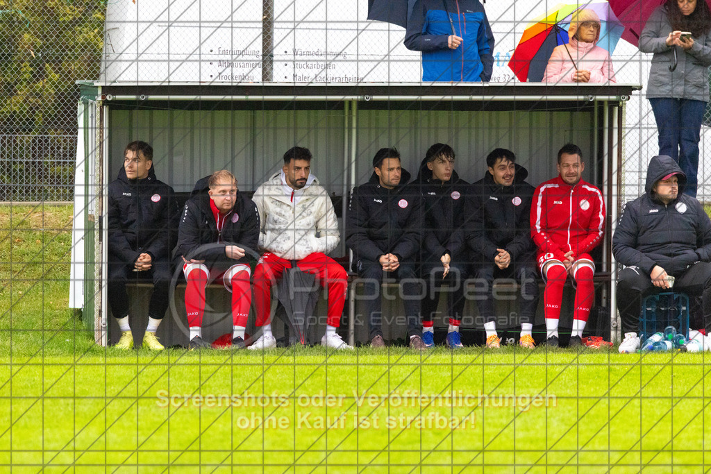 20261011_152740_0142_(c)_by_PhotoPeet | #,KSG Eislingen (grün) vs. 1.FC Donzdorf (rot), Fußball, Bezirksliga - Bezirk Neckar/Fils, 07. Spieltag, Saison 2026/2027, Rasensportplatz, Albstraße 69, 73054 Eislingen, 11.10.2026 - 15:00 Uhr,Foto: PhotoPeet / Sport- &amp; Eventfotografie / Peter Harich