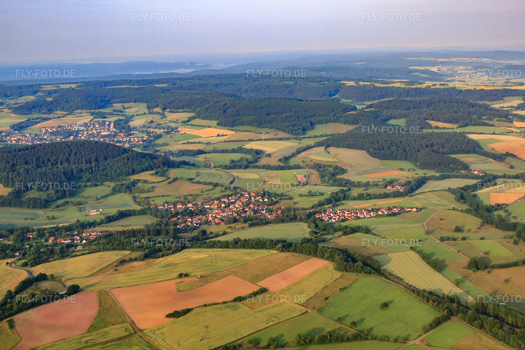 Luftbild: Dorfansicht aus Nordosten im Ortsteil Vollmerz in Schlüchtern im Bundesland Hessen in Deutschland. Foto: IMG_68749.jpg vom 22.06.2014 durch Werner Riehm/FLY-FOTO.de