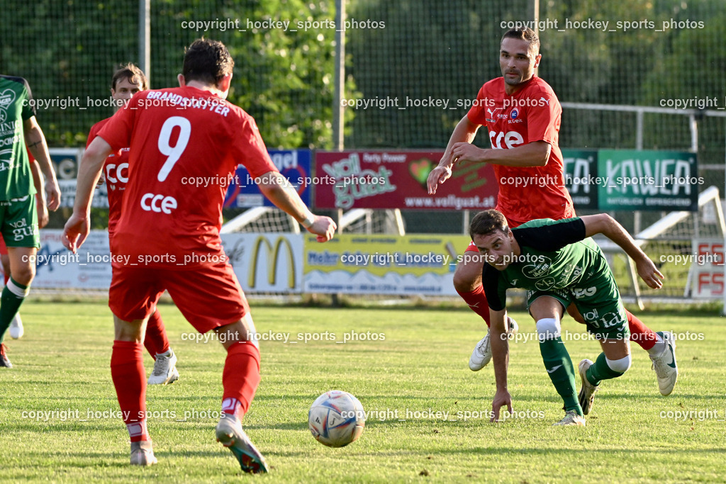 FC Lendorf vs. SC St.Veit | #9 Julian Brandstätter St.Veit, #12 Felix Helmut Hutter FC Lendorf, #19 Julian Salentinig St.Veit, FC Lendorf vs. SC St.Veit, FC Lendorf vs. SC St.Veit am 17.08.2024 in Lendorf (Thomas Morgenstern-Arena), Austria, (Photo by Bernd Stefan)